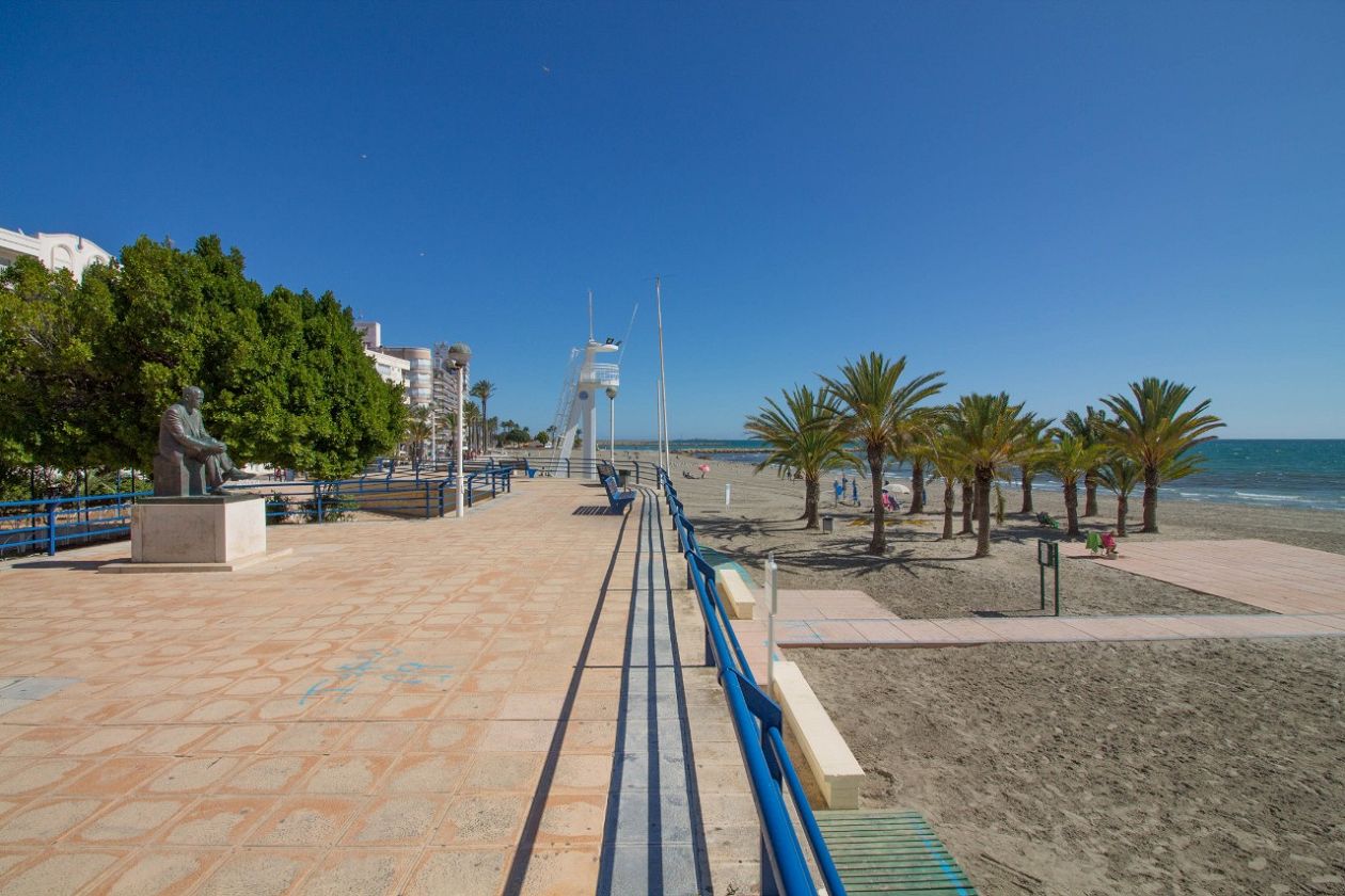 Levante Beach - Santa Pola Centre